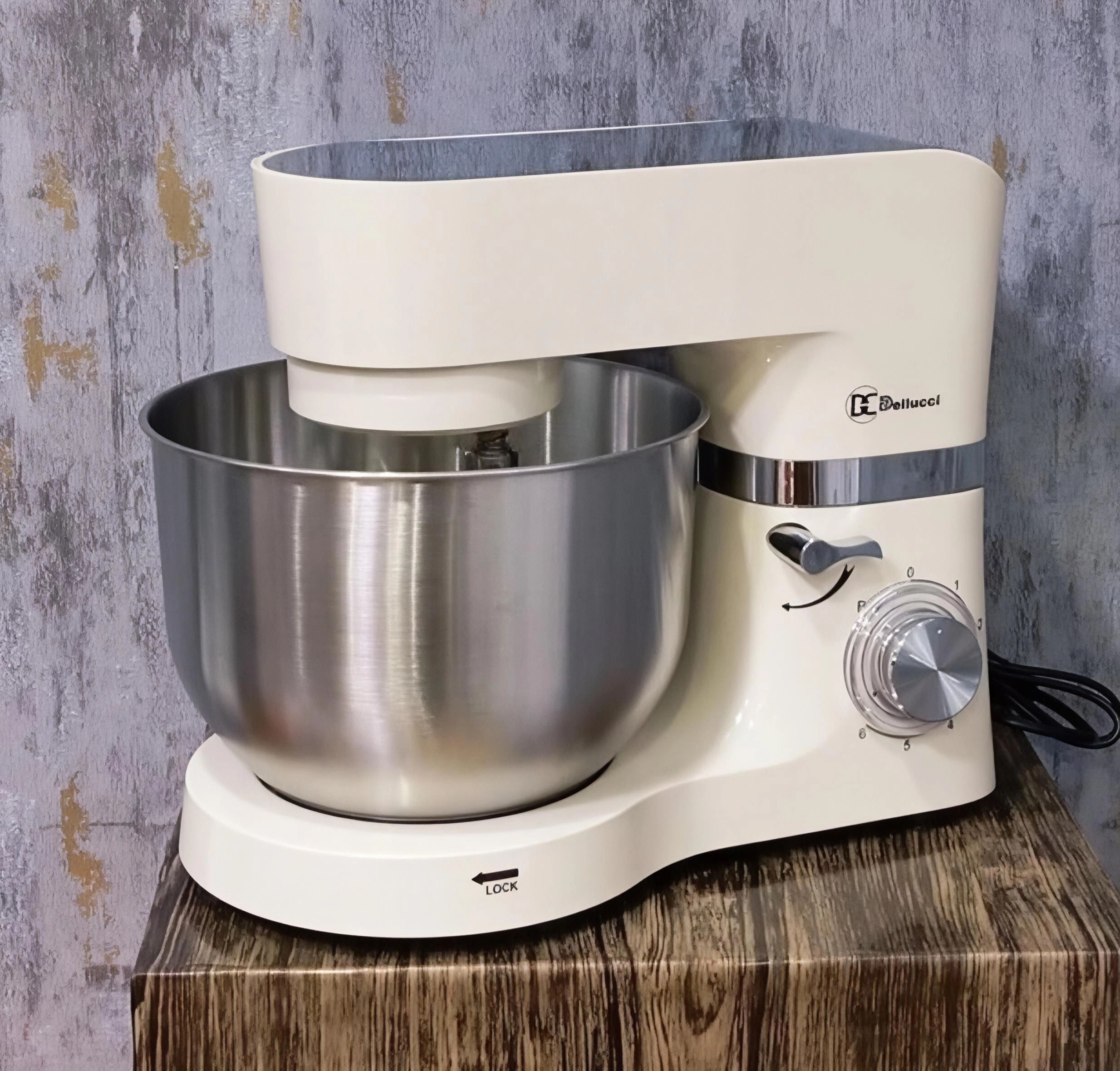 همزن کاسه دار حرفه ای دلوسی مدل SM1500